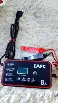 شاحن بطاريات • ١٢فولت • ٨أمبير