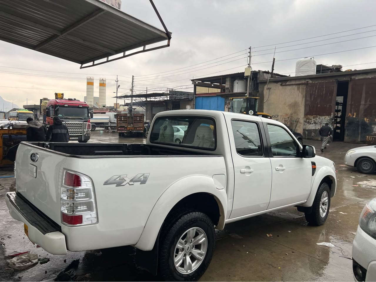 فورت رانجر ٢٠١١ ده بل اكسل گاز
نموونه له جوانى هه موو شتى له سه ر ده قى شه ريكه نه بو نه ته وى بي سبوخ محسن سپى به فرى كيرو مه كينه و اكسل به شه رتى ده فيته ر هه رچوار تايه ى لوكه رونى تازه گوراوه يه ك تحديلى بچوكى هه يه باقى هه موى به شه رت 
ژماره ى موبايل  📲 واتس اپ *********** رانية, السليمانية
