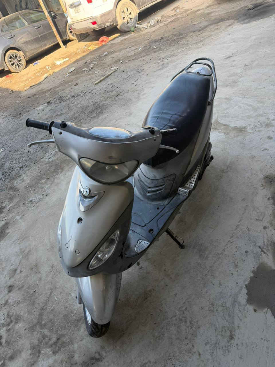 سلام عليكم ماكس منغولي للبيع او المراوس
دراجه مال رمبه جديده و مسويلهة ادامه 
( كلج خلفي امامي جديد _كابريتر جديد _ تاير خلفي جديد _ بنز بريك جديد _بلك جديد ) ما ناقصهة برغي 
مراوس ب سكنس نضيفه سعر الدراجه ٤٠٠ مكاني الدوره
رقمي *********** ما موجود.على الماسنجر
