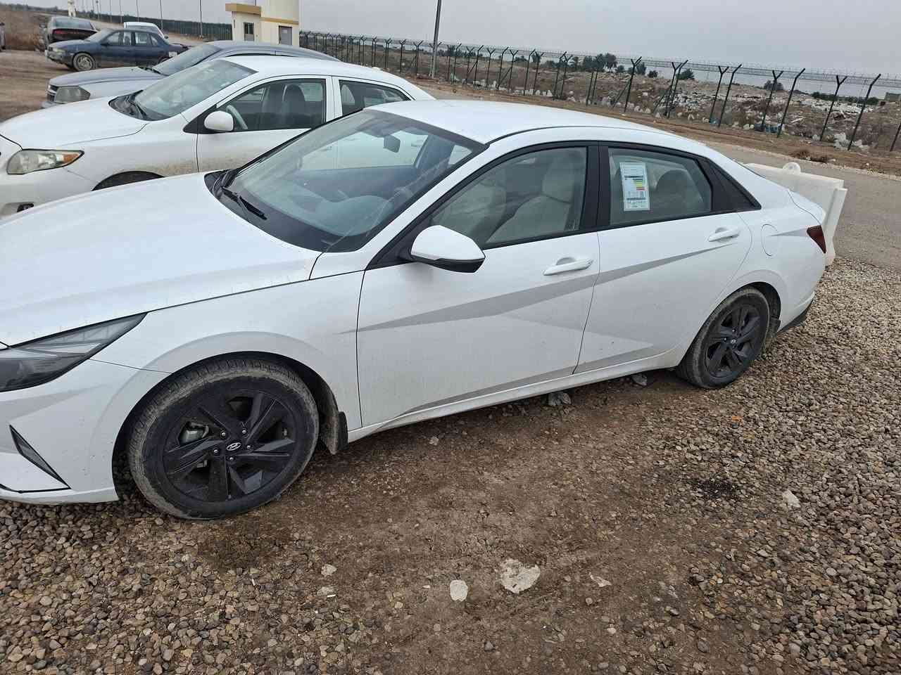 السلام عليكم النترا موديل 21 خليجي محرك 2000 دوش بدون صبغ مكفوله عدا بارد بسيط باب عكس السايق بغداد باسمي تحويل ثاني يوم ب 160$ وبيها مجال للطيبين ***********  مكانها بغداد شارع حيفا
