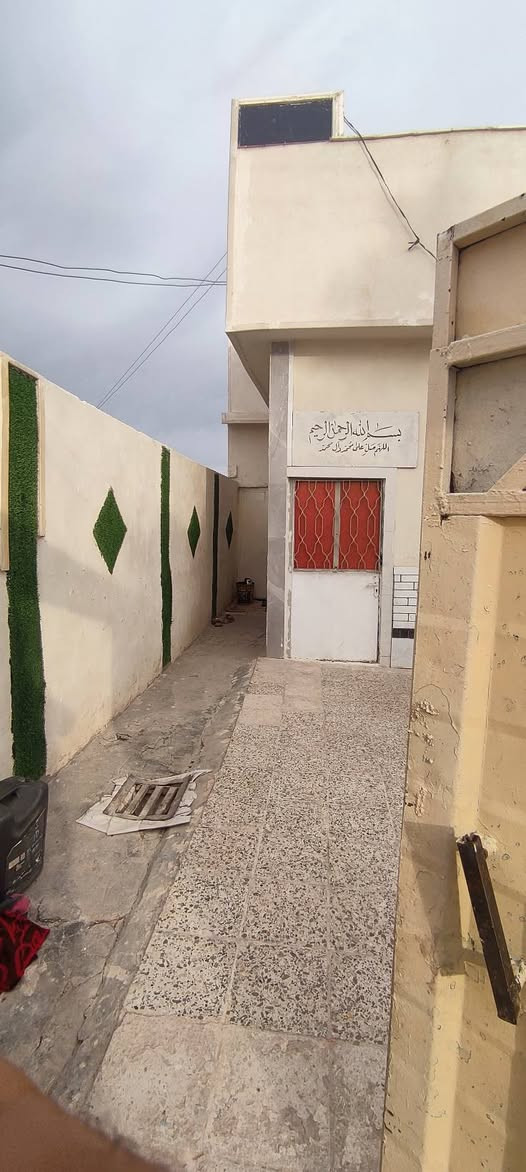 بيت للبيع كامل 200 متر صب كونكريت أساس وسقف حي الانوار قرب الشريعه توزيع المحافظه قصاصات بااسمي ***********
