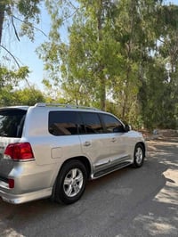 لاندکروز V.X.S مودیل 2015 V8 4.6 فول فول مواصفات VIP 1/1 السیارة مواصف...