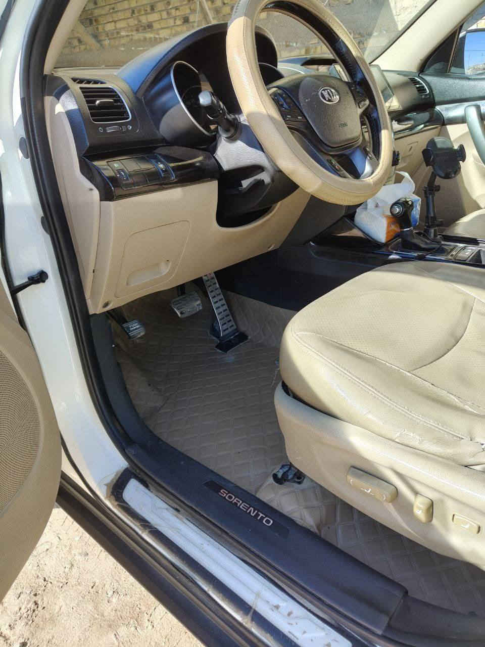 سلام عليكم
سورنتو 2015 خليجي محرك 6 سلندر كفاله عامه 
محرك گير مكفولات وع الفحص بصمت تشغيل وبصمات بيبان دواخل بيجي كشنات جلد 
ترحيب عن الاقتراب علامت سورنتو بلدوسات
 رقم بغداد بأسمي باقي التفاصيل اتصل وتدلل
***********
