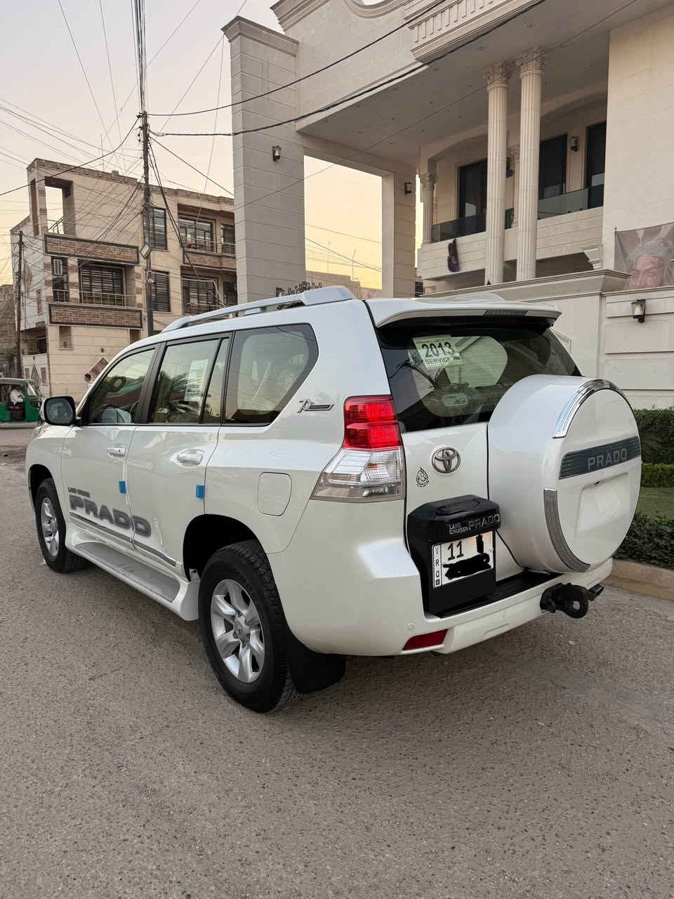 السلام عليكم 

برادو 2013 كويتي شرط ( اخت الزيرو ) بعدهه بوضع الشركه 

السياره جديده لوك شرط كلهه شركه بعدهه بوضع الزيرو جديد 

المواصفات فول ١/١ كويتي معروف الساير  السبير والعده مامستخدمات زيرو جديد بشكل مكفوله كفاله عامه محرك كير صدر تخم تاير بعده كله جديد  ونعومته خير من الله ماشيه35 الف وعل فحص عل شرط استخدام شخصي الموصفات كويتي فول 

فتحه سلايت 

بصمه 

١٠ ايرباك 

دبل تانكي 

هوك خلفي 

مري شفط وترحيب 

فول تحكم استيرن 

كروز سرعه 

داخل صاج ملكي 

دركه صاج 

كشنات جلد وبعدهن بنايلون الشركه وال ٧ راكب بعده مامفتوح 

سبير معلك 

محرك 6 سلندر 4000

فورويل دفع رباعي 4x4 

7 راكب 

السياره جديده وبل عافيه عل ياخذهه 

مكان السياره بغدادالجديدة حي المعلمين 

رقم بغداد الدولي سنويه وهزه جديده 

رقمي***********
