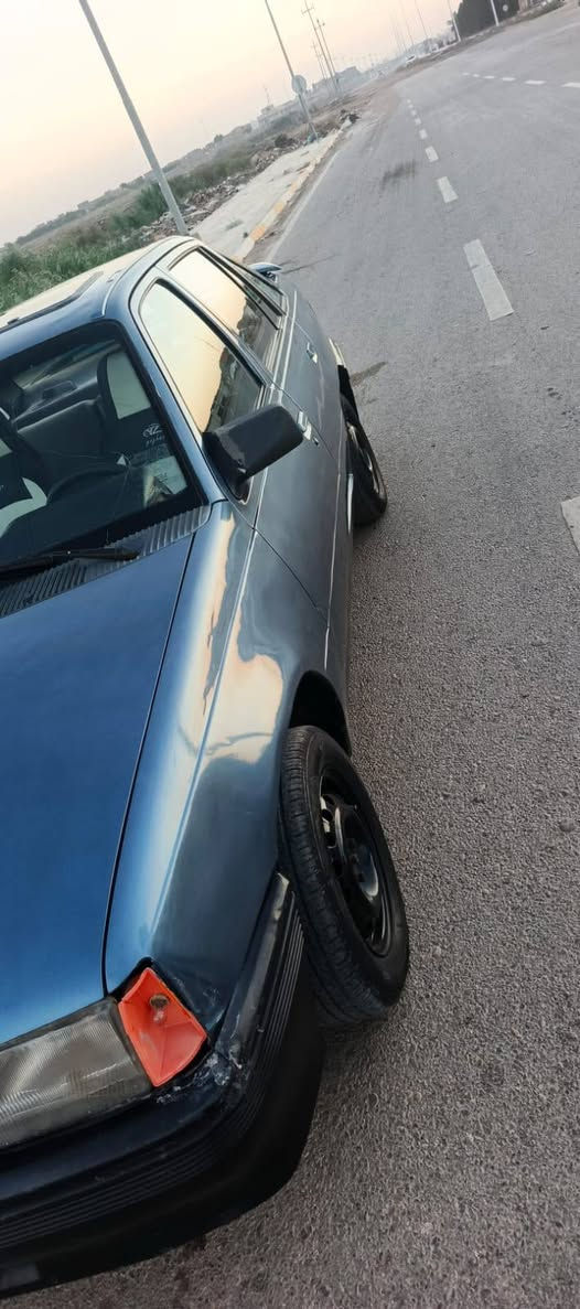 سلام عليكم وبل اكاديه موديل 88سياره جاهزه كير مكينه خير من الله حداديه نص ونص مكان سياه واسط نعمانيه سنويه ل29 راعيه بل كوت. سعر 18وبيه مجال  شرط لمداور تصل وبيك خير وتدلل ***********
