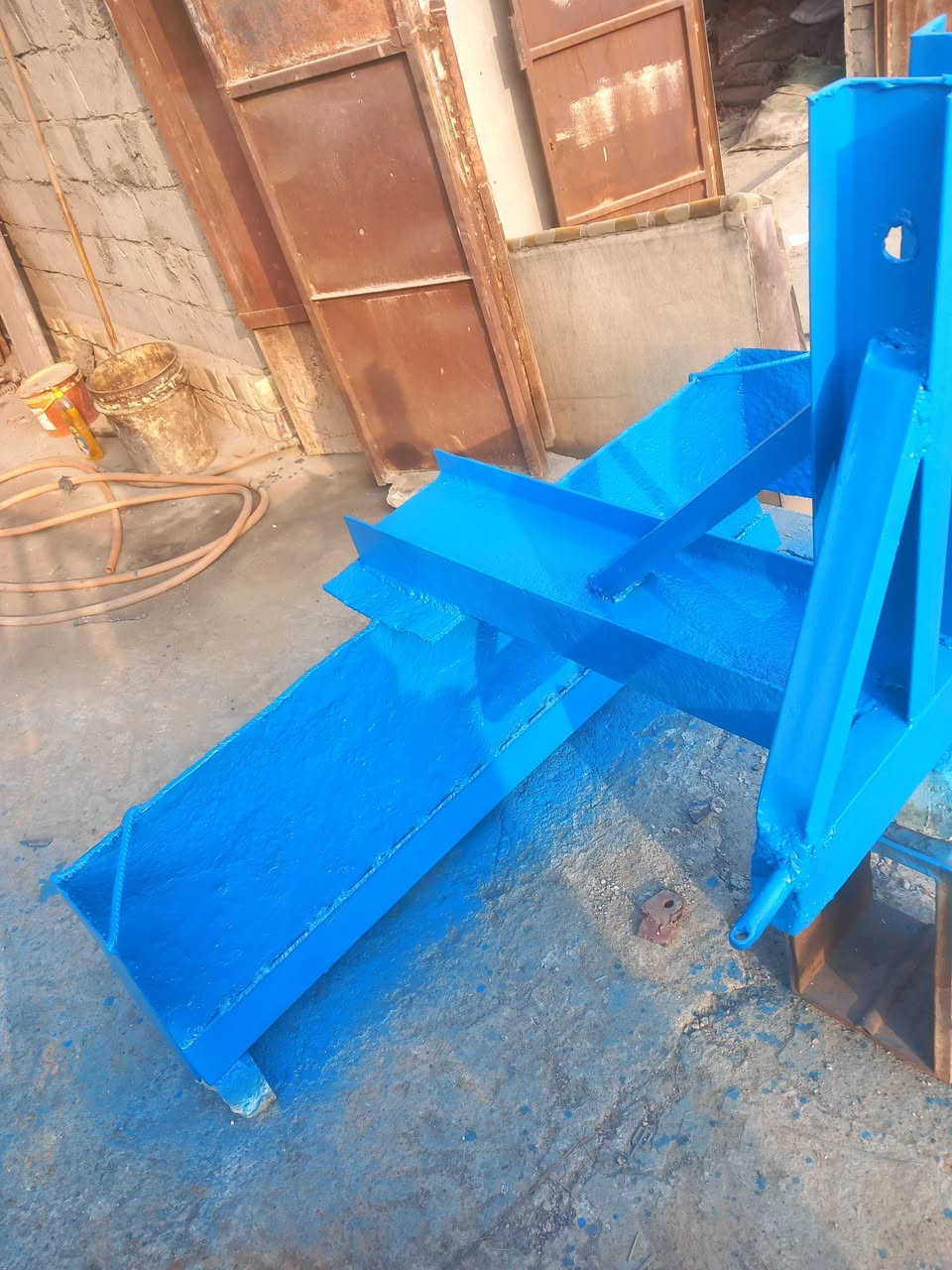 معدات زراعيه للبيع 
حله شارع السياحي 
للاستفسار 
***********
