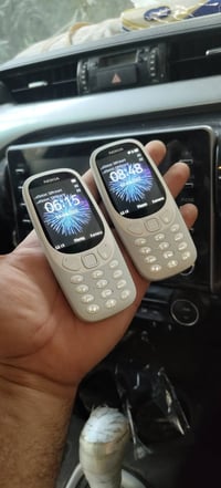 موبايل نوكيا 3310 الاصلي لغه انكليزي  جهاز نظافه ممتازه الشراي يتصل  0...