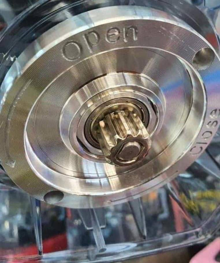 خلاط Silver Crest مع مطحنة – أداء قوي للمطبخ العصري 💥

🔹 العلامة التجارية: Silver Crest
🔹 القدرة الكهربائية: 4500 واط
🔹 الأبعاد: 49 × 21 × 20 سم
🔹 السعة: حتى 2 لتر
🔹 المنشأ: ألماني 🇩🇪

📦 محتويات الصندوق:
✔️ خلاط Silver Crest
✔️ مطحنة متعددة الاستخدام

✨ أهم المميزات:
✔️ محرك قوي يمنحك أداء سريع وفعّال
✔️ شفرات حادة من الستانلس ستيل المقاوم للصدأ
✔️ مناسب لتحضير العصائر وخلط الفواكه والخضار وطحن الحبوب
✔️ وعاء مصنوع من مادة قوية مقاومة للكسر
✔️ سعة كبيرة لتحضير كمية مناسبة للعائلة
✔️ إمكانية التحكم بمستويات السرعة حسب الحاجة
✔️ سرعة دوران عالية تصل إلى 32000 دورة في الدقيقة

🔥 خلاط عملي يجمع بين القوة والمتانة ليكون من أهم الأدوات في مطبخك.

السعر و30 الف شامل التوصيل


**إذا كنت صاحب هذا الإعلان وتريد حذفه لأي سبب، رجاءا أرسل رسالة إلى الدعم الفني**