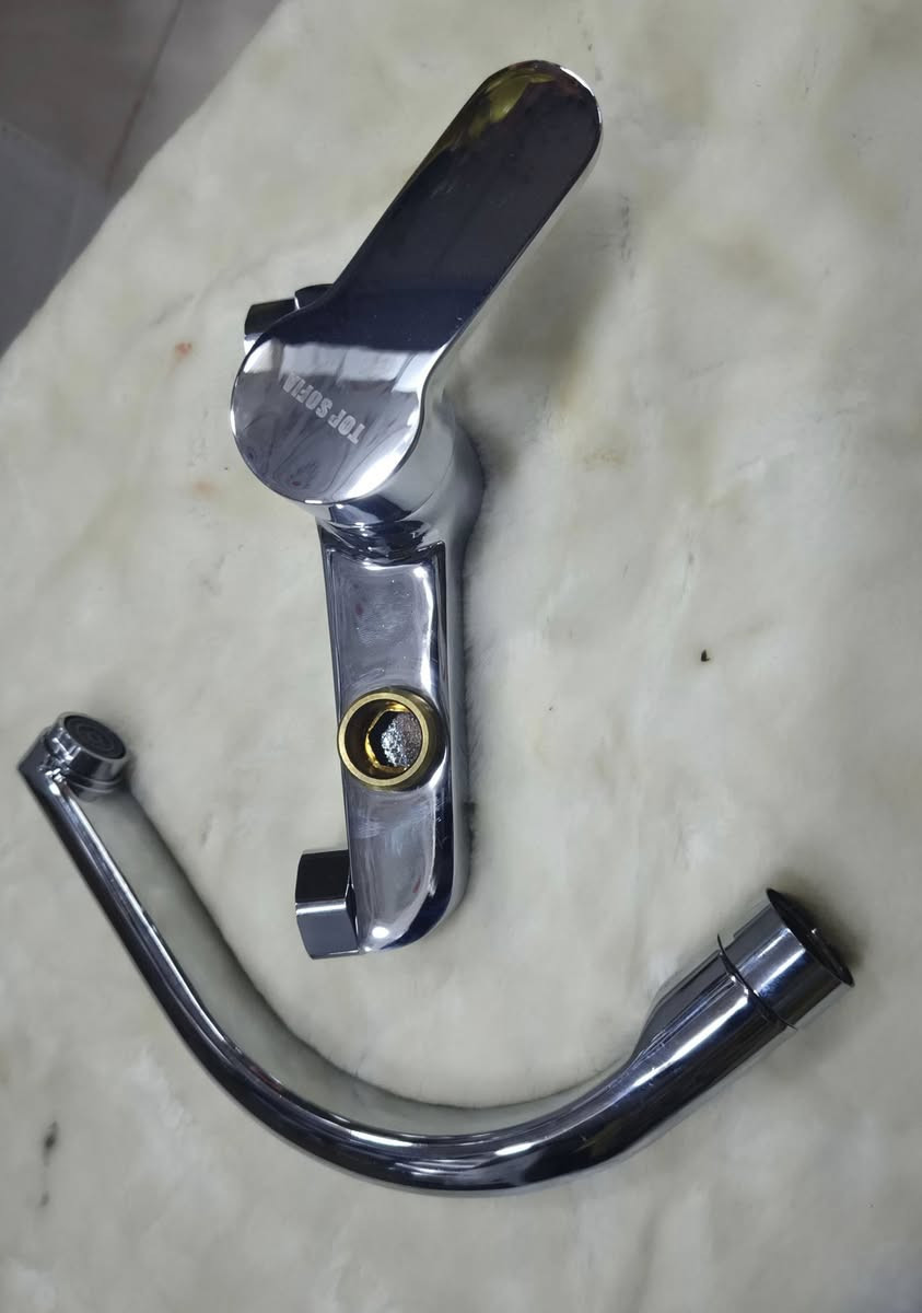 مرحبا للجميع متوفر سيت خلات أصلي ثقيل شركة توب صوفيا لصناعة مواد الصحيات الأصلي بمواصفات عليه متوفر خدمة توصيل لجميع أنحاء العراق خلاط حمام ٢٦ ألف خلاط سنك ٢٤الف خلاط شطاف ٢٢ ألف خلاط مغسله ٢٠ ألف  مع هدية قفل زاويه عدد ٤ الأصلي ***********
