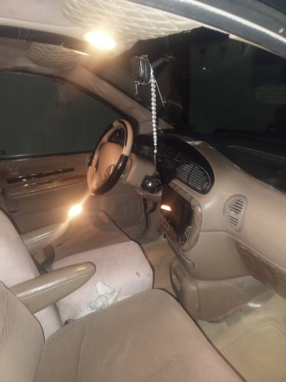 السلام عليكم
دوج كرفان للبيع 7راكب موديل 1998محرك 3300كير اوتوماتيك صدر خلفي امامي خير من الله كهربائيات كلها شغاله تخم تاير سياره جاهزه مابيها اي نقص شرط التحويل مباشر سنويه لحد 2030

السعر .48وبيها مجال بسيط 

للاستفسار الاتصال على الرقم ***********
