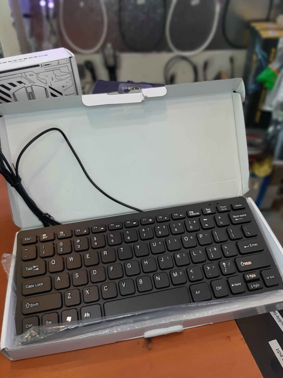 كيبورد Mini Keyboard K-1000
⌨️ كيبورد Mini Keyboard K-1000 – جديد | تصميم أنيق وحجم عملي
إذا تبحث عن كيبورد مريح وعملي للاستخدام اليومي، فهذا الخيار ممتاز. تصميم ميني يوفر مساحة على المكتب مع كتابة سلسة واستجابة ممتازة.
✅ جديد بالكرتون
✅ تصميم صغير وأنيق
✅ مناسب للكمبيوتر واللابتوب (Windows / Mac)
✅ أزرار مريحة وهادئة
✅ مثالي للدراسة، العمل، والاستخدام اليومي
💰 السعر: 30,000 دينار عراقي فقط
📍التوصيل متوفر حسب الاتفاق.
📩 راسلني إذا عندك أي استفسار أو تريد تحجزه قبل نفاد الكمية. أربيل, العراق


**إذا كنت صاحب هذا الإعلان وتريد حذفه لأي سبب، رجاءا أرسل رسالة إلى الدعم الفني**