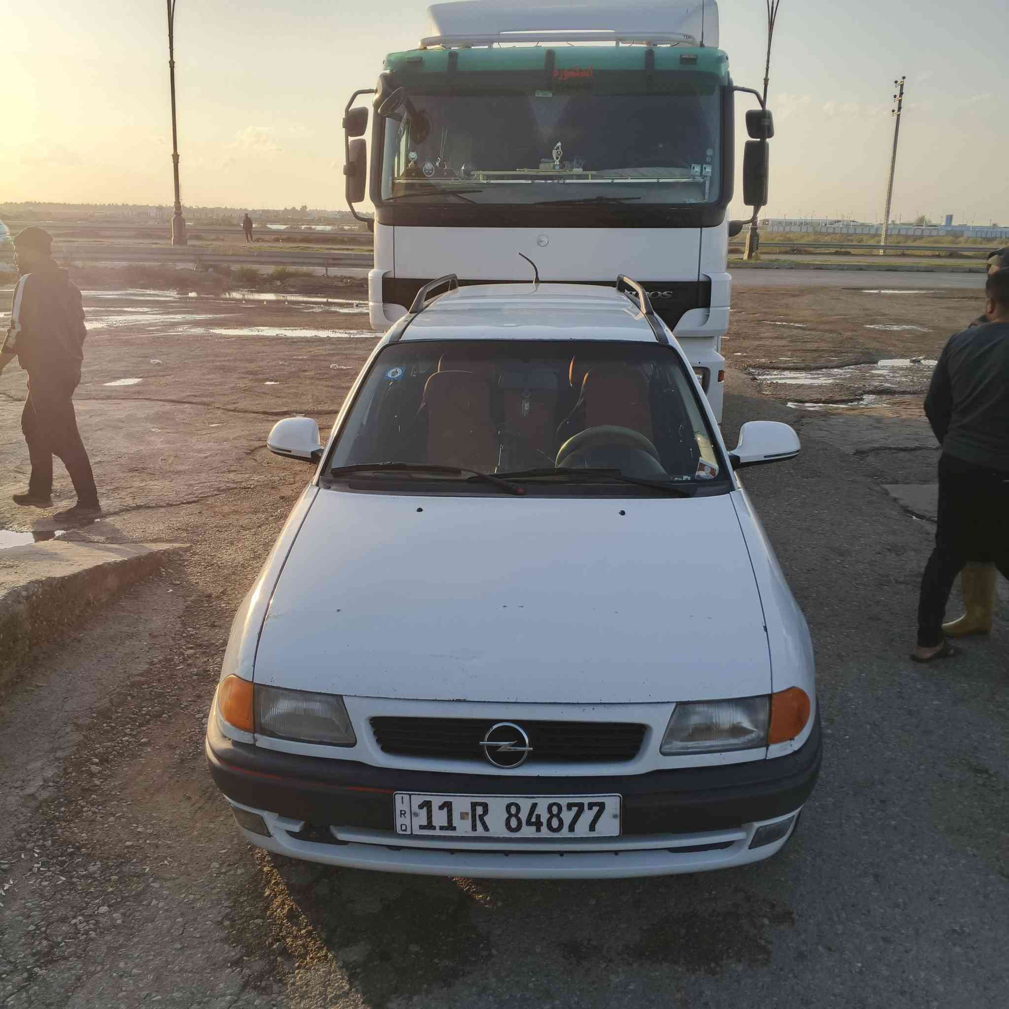 سياره اوبل استرا موديل1993سنويه جديده باسمي رقم بغداد سياره كامله سياره خليجي 
ابو الايرباك سياره خير من الله رقم الهاتف ***********
السعر50بيه مجال بسيط.......
