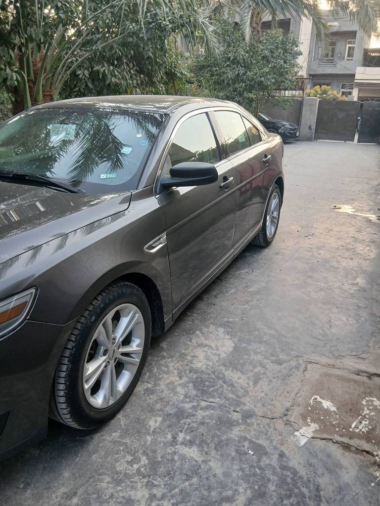 السلام عليكم فورد تورس موديل٢٠١٧ فول مواصفات عده الفتحه مكينه كير صدر كله كفاله كشر فقط بارد بخشم البنيد لا داخل لا ايرباك السعر ١٣٣ ترايك وين متحب بسمي هز ورقم جديد 
*********** بغداد, العراق
