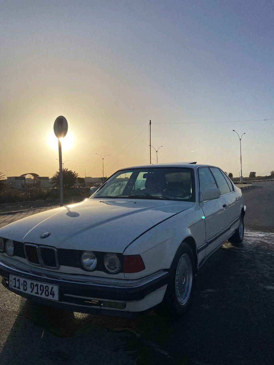 سلام عليكم للبيع او مراوس حسب القناعه
بي ام 735 مديل 1990  رقم بغداد الجديد سياره محوره مكينه وكير VVT ام فيشه وبطل حداديه تخم تاير تبريد كله جاهز  السعر 42وبيه مجال اللاستفسار 
***********
