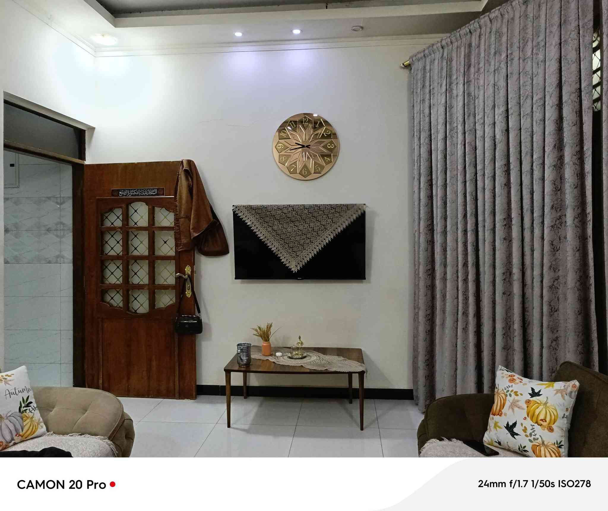 سلام عليكم  بيت للبيع 50متر الواجه ٥ والنزال ١٠ طابقين ونص يحتوي على ٣غرف نوم وصاله حمام تواليت فوك وحمام تواليت جوه قريب علشارع المحيط بلقرب من سيطرة باب الحوائج اوسيطرالحمل بكاع حجي عزيزالباير استفسار *********** غيرمتواجد علفيس بي واتساب
