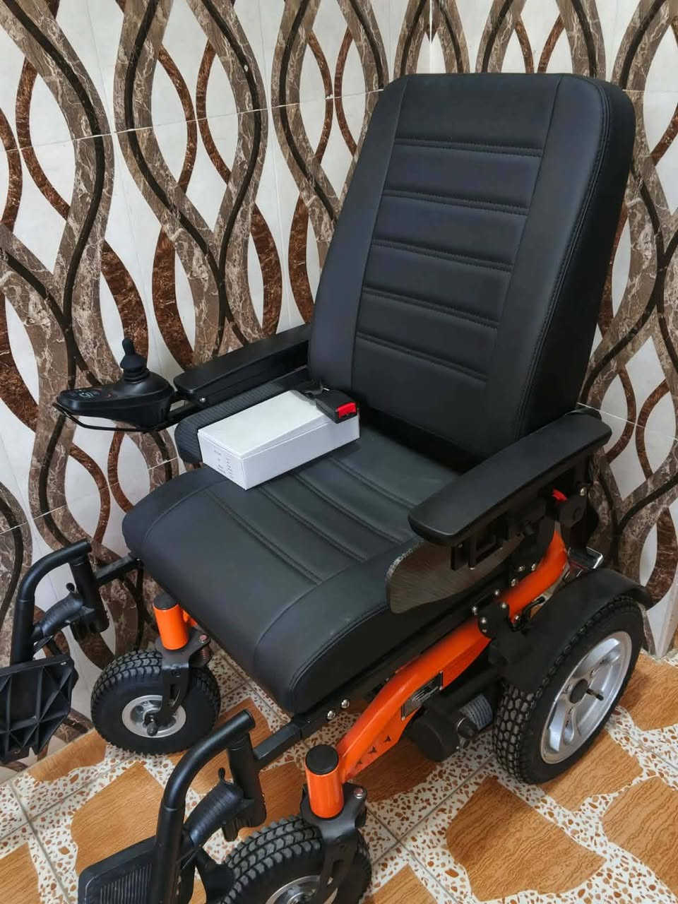 السلام عليكم يوجد عربانه شحن الكترونيه ذوي احتياجات خاصه للبيع للتواصل معرفه السعرى على رقم تالي ***********
