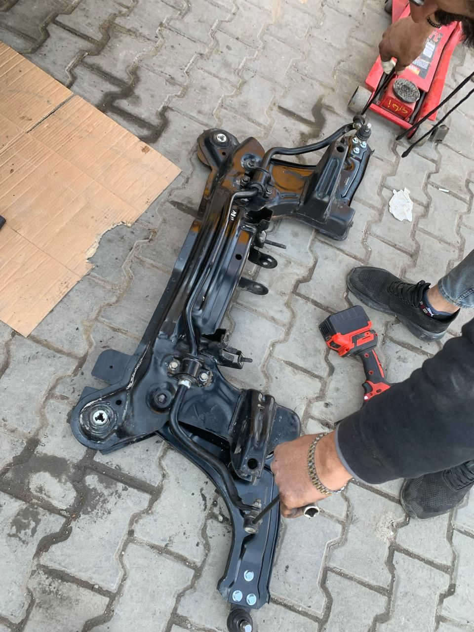 السلام عليكم تم فتح صدر اوبتره وتنضيفه وتبديل قطع المستهلكه عنوان بغداد الجديده مقابل كراج /رقم ورشه***********
