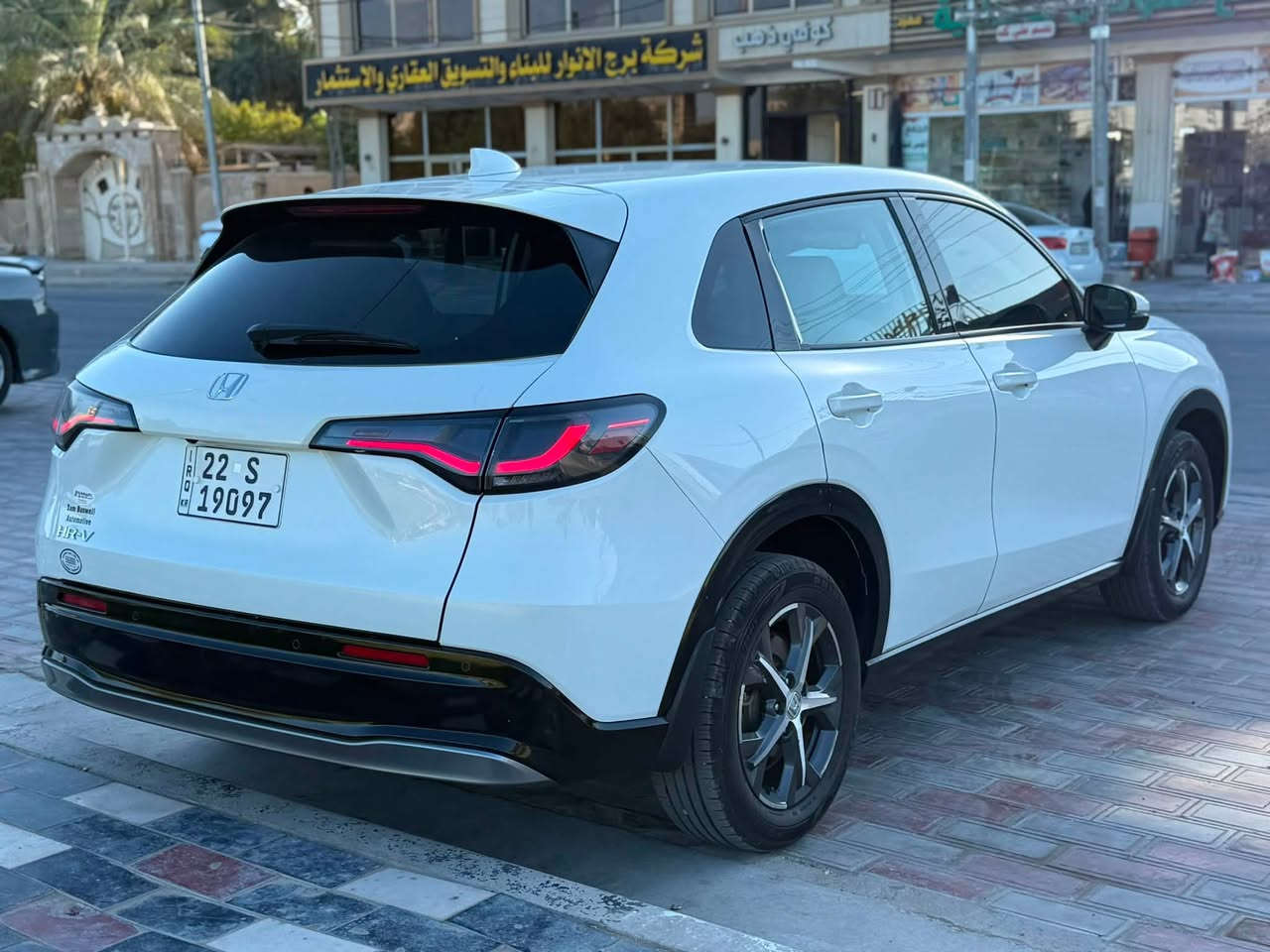 للبيع فقط بدون مراوس honda -HR-V
مواصفات EX_L فول مواصفات 
الموديل : 2023
محرك 2000 تنفس طبيعي
السيارة جديدة جداً
مرآة اوتو دم
بصمة 
دخول ذكي 
تدفىة مقاعد 
كراسي كهرباء 
فتحتة سقف
داخل جلد 
رادارات جانبي
حساس امامي خلفي
مساعد نزول المنحدرات 
تحديد مسار  
شاشة الكبيرة
ماشية (48)
تدفئة كشنات
اوتو هولد
السيارة جديدة 
حادثها جاملغ ايسر وباب مبدل نفس الون 
رقم اربيل 
للاستفسار / ***********
***********
