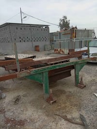 للبيع قاعده حمل حديد كامل سعر300 دولار 07701317156