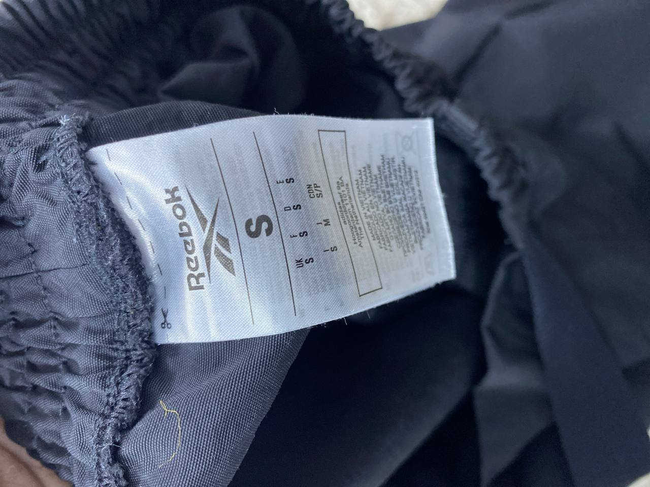 برموده ريبوك 
قياس سمول 
سعر 8 الف 
توصيل لجميع المحافظات 3 الف


**إذا كنت صاحب هذا الإعلان وتريد حذفه لأي سبب، رجاءا أرسل رسالة إلى الدعم الفني**