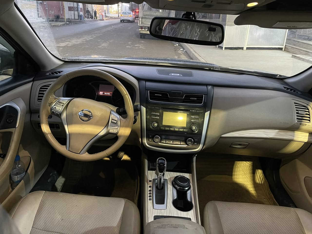 ‎نيسان التيما 2016 وارد امريكي 
‌‎لون رمادي
‌‎مواصفات SL بلاتينيوم فول.
داخل عسلي 
كيرين اوتو وسبورت
‌‎فول تحكم ستيرن
تدفئه بالاستيرن
اشاير بالمري
نقطة عمياء 
كامره خلفيه
مانع انزلاق
كشنات كهربائي +تدفئه كشنات
كشن جلد 
تبريد ثلج.قطعتين
تدفئه 
‌‎مثبت سرعه
 تشغيل عن بعد
‌‎بصمة تشغيل 
 بصمة أبواب 
‌‎ بصمة صندوگ
‌‎ محرك ٤ سلندر 2500/اقتصادي 
محرك بشرط 
كير بشرط شادله كير مال 2021‌‎ 
‌‎شاشة  لعرض الأعطال والتحكم
‌‎منفذينUSB- AUX  12V-
‌‎ بلوتوث
رقم سليمانية الدولي 
سنويه جديده 2030
هزه وبراد الى شهر الثالث 2026
حادثهة طرف جاملغ السايق فقط ومبدل ومصبوغ .
وبلعراق البنيد بلاد مصبوغ .
بدون دواخل بدون ايرباك .
السونر مرفق 
واليريد صور الحادث يتفضل خاص ويأمر ويدلل
السيارة خير من الله كلشي مناقصهة على حبة 

سعرها 137 $
‌‎وبيها مجال  للطيبين
‌‎مكان السيارة ديالى  خانقين
استفسار/***********
