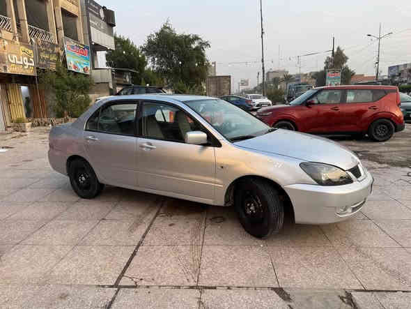 سلام عليكم لانسر متسيوبوشي ٢٠٠٤ ياباني اصل مكينه ٢٠٠٠ كير ومكينه مكفوله من تنقيص وتبخير صدر امامي خلفي جديد تخم تاير جديد مصبوغه حزام اثر جراد بدون ضربه رقم كربلاء الدولي بأسمي سنويه لل٣٠ تحويل ثاني يوم وين ميعجبك عارضه ب٧٣ وبيه مجال مكاني بغداد حي اور للاتصال ***********
