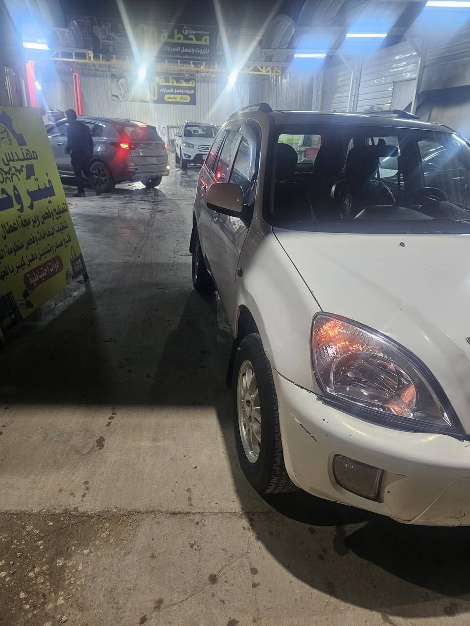 السلام عليكم 
تيكو للبيع 2011 كير ميكانيكي سعر 53 ورقه وبيه مجال بسيط
رقم سيارة  بابل دولي جديد سنويه جديد لل٢٠٣٠
محرك وكير جديد السيارة  ماشي ٩١ الف
تخم تاير مبدل مع الباتري 
عليه حداديه كامله مبدله امامي 
مكان السياره بابل شارع ستين مقابل مطعم ادم 
تفاصيل سياره كله موجود بالفديو 
***********
