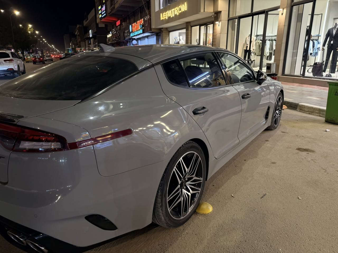 كيا ستنجر 2022 Gt1
محرك 3.3تيربو

بدون تبديل بدون صبغ بارد قليل فقط
ماشيه ٣٣ميل 
رقم بغداد سياره جديده
***********
