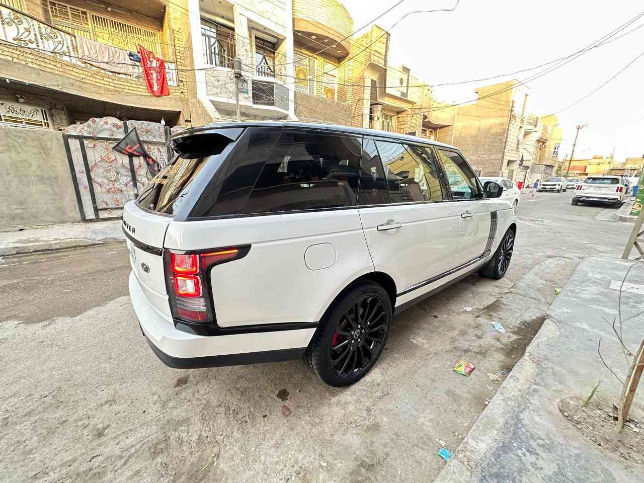 Range Rover
Autobiography VIP
2015
 
V8 Supercharged
 🇬🇧🇬🇧🇬🇧
رانج روفر 
فوك اوتوبايغراف L

الموديل ـ 2015
رقم بغداد ❤️

عداد المسافة ـ 79 الف كيلو 😍 فقط
داخل احمر مميز ايضا 😍
المواصفات 🇬🇧🇬🇧
♦️ المحرك ـ 8  سلندر سوبر جارج
♦️ قمارة جلد
♦️ دوسات كهرباء
♦️ ابواب شفط 
♦️ كامرات ٣٦٠ درجة 
♦️ رادار 
♦️ مساج 
♦️ فول مواصفات
سعر 325  

مكان السيارة بغداد البلديات 
وبأسمي تحويل ثاني يوم 

للأستفسار 

 *********** 

@الجميع
