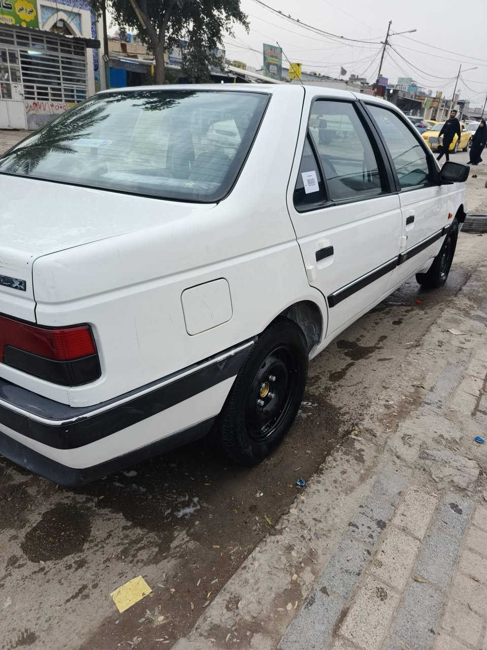 سلام عليكم بيجو 2009 بيهه صبغ فقط الهلاات الوره او الدوس صدر جديد مكينه لا تنقيص ولا تبخير هزه جديد سنويه جديده بسمي تحويل مباشر السعر 42 بكاني بغداد مدينه الصدر الرقم ***********
