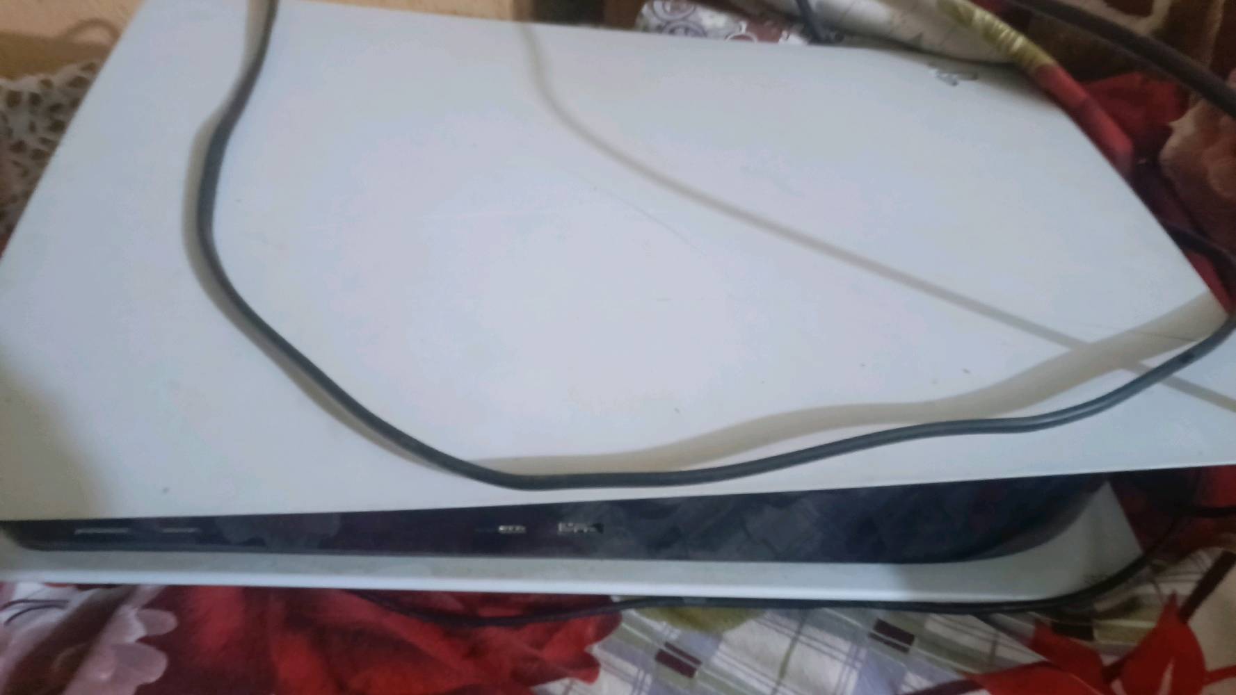 بلي فايف فات الاقراص

الجهاز ماداخل تصليحه ابد وبية بس هاي الشخوط مثل ماوضح بصوره

ملحقات الكيبلات الاصليه يده وحده الاصليه

مابية العاب عندي دراسه وصارله فتره تقريب 5 اشهر البلي مامشغله

ذاكره 667 غيغابايت

سعره 525 الف وبيه مجال للشراي

مكاني التنومه الصالحيه