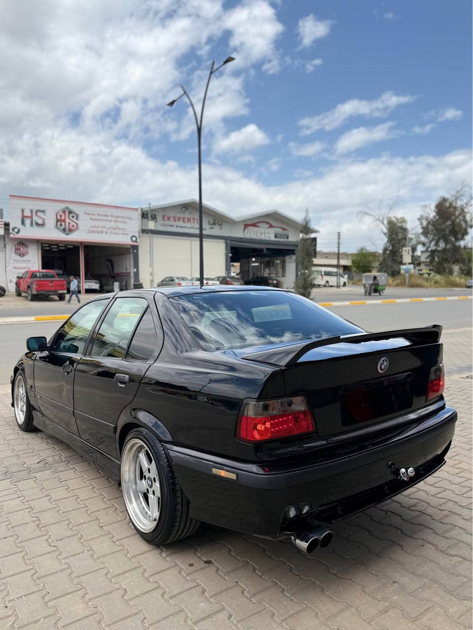 bmw 320i 
مەکینە ٢٠ کەپس دیجیتال
گێڕ عادی
ئاڕمی پلاستیک دهۆک بەشەرتی غەرامە 
کەرەبایات کامل مەزبوت 
تەبرید سارد و گەرم مەزبوت
٤ تایەو ویلی لۆک 
کامل پارچەی  M power
دەعامی و دۆسە و باڵی سپۆڕتی لەسەرە 
0770 157 7767 السليمانية, العراق
