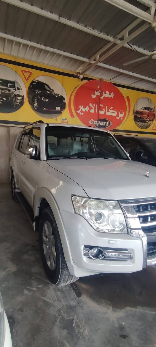 أسلام عليكم من رخصة الادمن
باجيرو 2015
حبتور 
مكفوله كفاله عامه 
مواصفات الحبتور معروفه
الون ابيض
مكينه حداديه تبريد جديد 
سونار موجود بل منشور 
تفاصيل اكثر او سعر خاص
العنوان واسط مركز المدينه 
متواجد ع الفيس
الرقم ***********
