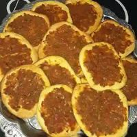 ”
* “معجناتنا تنخبز بحب، والطبخ بطعم يرد الروح”
* “كبب ذهبية وطعم ما يتكرر 😋”
* “من مطبخنا لسفرتكم… ألذ الأكلات”
* “إذا الجوع حچي… إحنا عدنا الحل 🍽️”
* “أكلات بيتية، معجنات طازجة، وكبب تذوب بالفم”
* “ريحة المعجنات تكفي تجيبك 😍”
* “طعم يخلّي الزبون يرجع مرة ومرتين”
* “كلشي طازج… وكلشي بحب”
* “طبخ وكبب ومعجنات… لأن المزاج يريد شي طيب”
* “نكهات عراقية أصيلة بكل صينية”
* “من أول لقمة تعرف الفرق”
* “سر الطعم؟ شغل بيت ونفس طيب”
* “أطيب كبب ومعجنات للّمة الحلوة”
* “مو بس أكل… تجربة طعم كاملة


**إذا كنت صاحب هذا الإعلان وتريد حذفه لأي سبب، رجاءا أرسل رسالة إلى الدعم الفني**