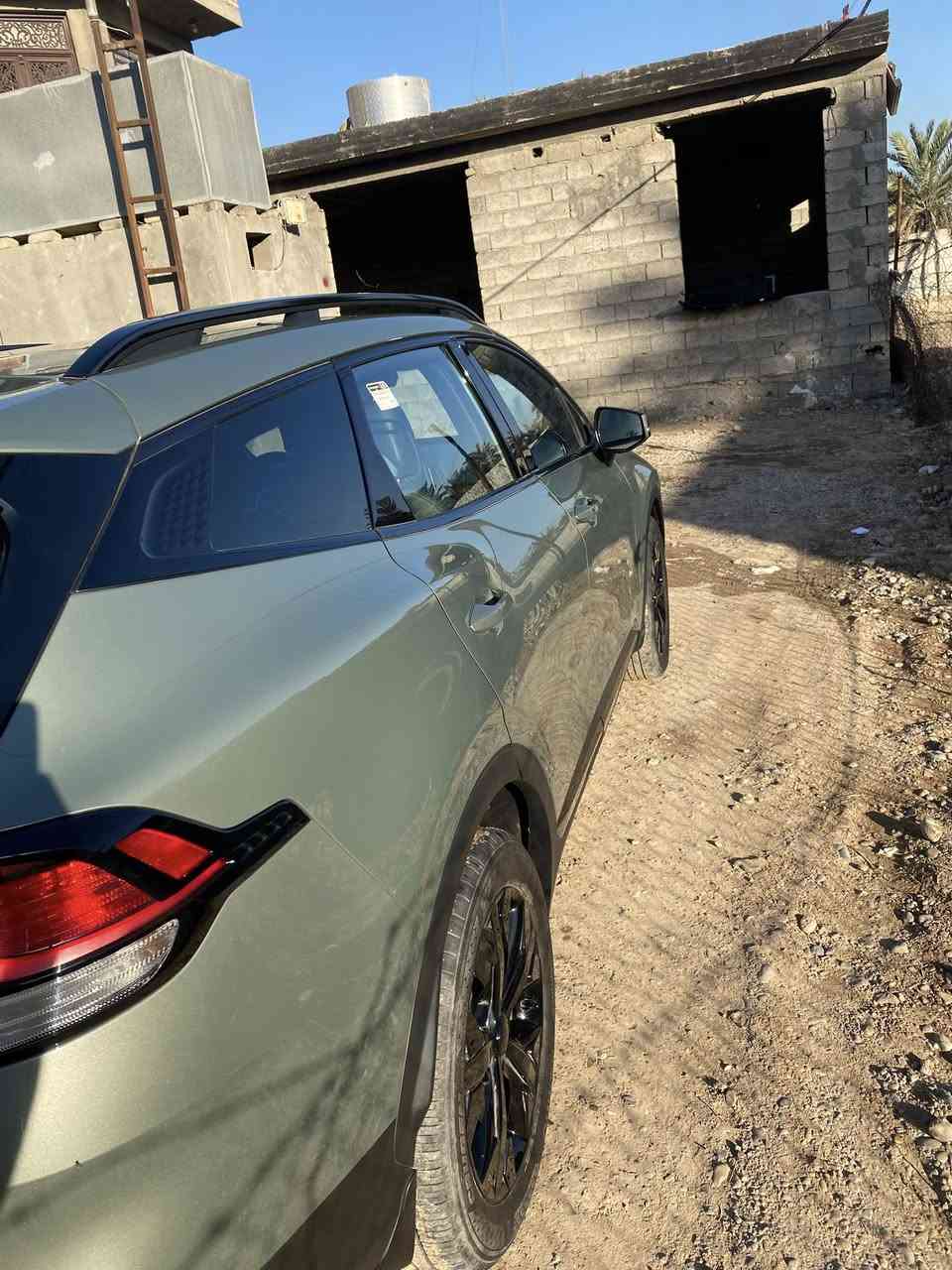 السلام عليكم كيا سبورتج وارد امريكي (x line) 2025 لون زيتوني فول مواصفات صور ماشيه (11299) الحادث موجوده بالمنشور جاملق وبنيد الجاملق مبدل اصلي وارد امريكي تفصيخ البنيد مصلح ونصبق فقط ايرباك ستيرن فقط مكان السياره بغداد جسر ديالى الجديد 
السعر (240$) ورقه وبيها مجال 
تلفون ***********
