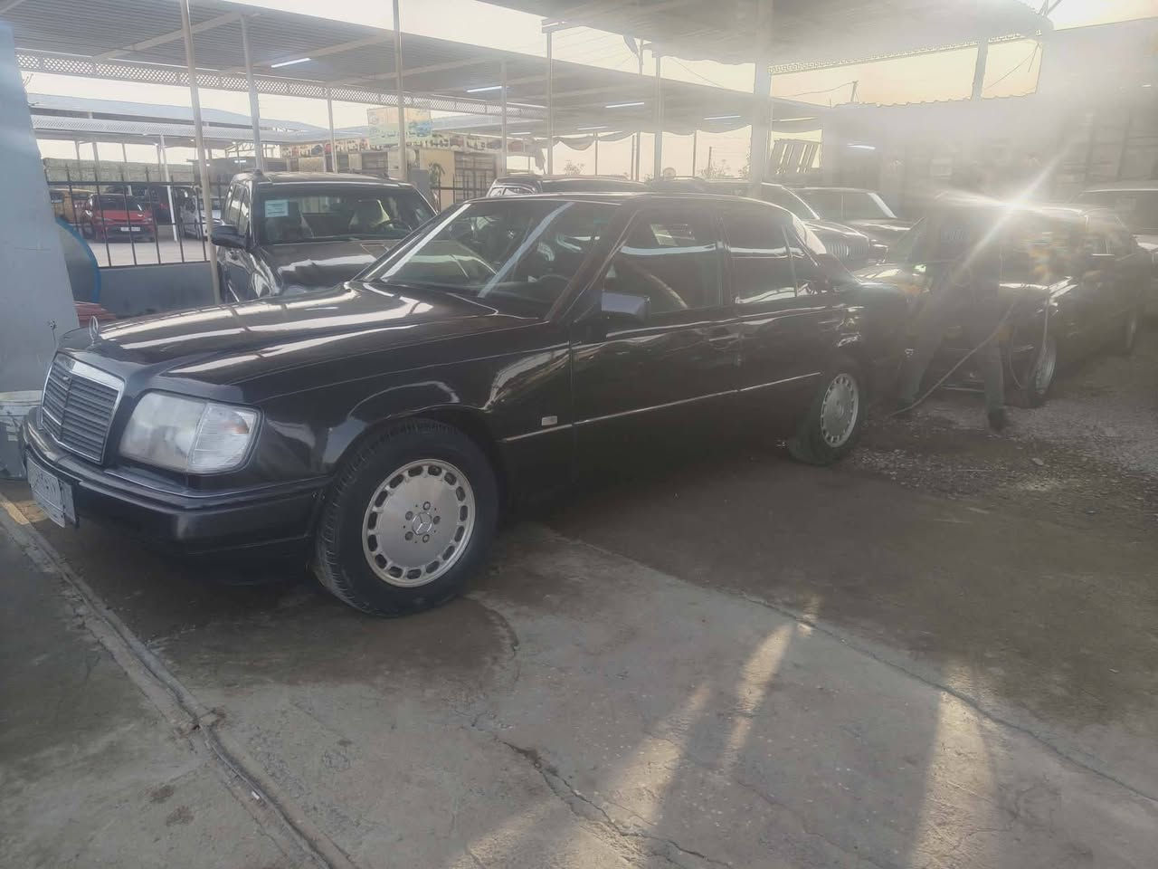 مارسدس دب موديل 91 رقم بغداد سنويه ما ساقطه مكينه كير مكفولات
مكانها ديالى سعرها 53 وبيها مجال 
***********
