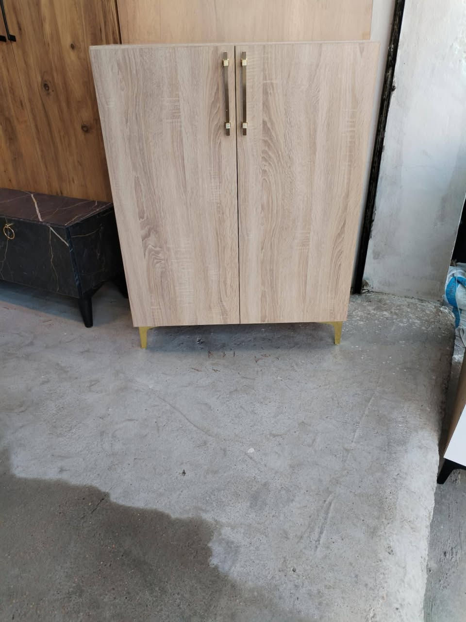 ميزه نجاره تركي
مع جزامه العنوان كوت 
المشروع السعر كملن 
وقياس مع التوصيل 
مجاني ‏‪***********‬‏
