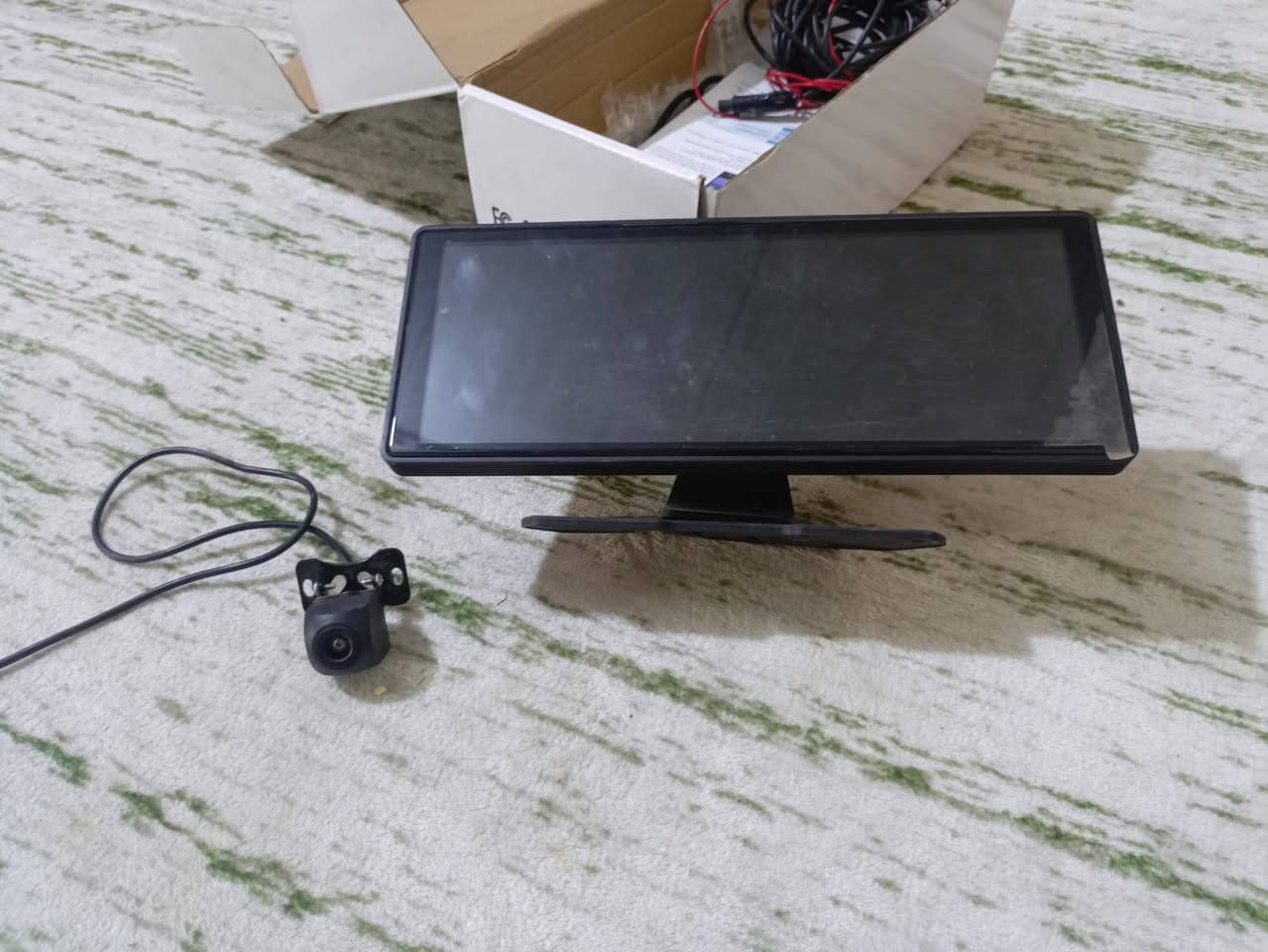 شاشه للبيع بعدهي جديده تخليله شريحه أو تربطه عل تليفون بلوتوث يصير بيه نت ويجي كامره خلفيه تربط من ترجع عل بك. تعرض السيارات الي وراك  تشتغل أو تخليه دائميه وطريقه تشغيل الشاشه. بل جداحه يعني تخليه عل جداحه تشتغل وبيه صوت عالي أو تربطه ويه سماعات السياره   ويجي وياه لزكه تلزكه عل دشبول وتكعدد
  
 سعره 70 وبيه مجال اتصل وتدلل

 المكان بصره شط العرب تنومه 

الرقم ***********
