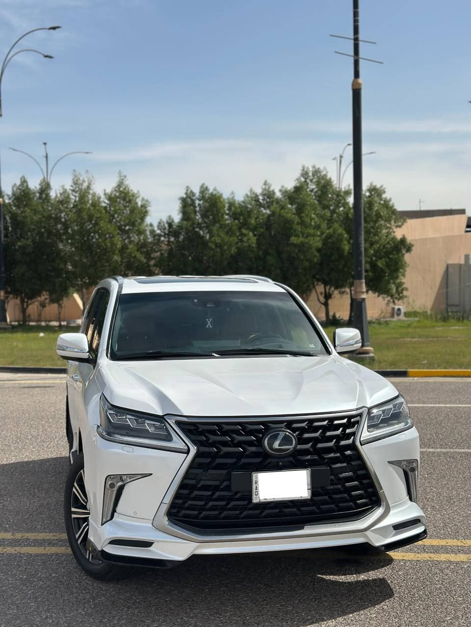 LEXUS ls 570
سياره جديد جديد 
لكزز Lx 570 سوبر سبورت
 السياره كفاله عام
موديل  2021 اصل 
بل باكيت انضف لكزز 
خمس كامرات 
حساس خلفي امامي 
رادار 
رادار نقطه عمياء
داخل مشمشي
كشن كهرباء خزن
كشن تدفأه تبريد 
محرك ٨ سلندر ٥٧٠٠ 
سلايد 
سماعات بالتكم والباب الخلفي 
شاشات خلفيه
تبريد منفصل 
بردات جانبيه 
جكات 
باب خلفي كهرباء 
كير محرك كهرباء كله بشرط الفحص مكفول 
السياره كلش نظيف وترايها كلش ناعم 
السياره بدون تبديل بدون صبغ بدون فتح 
كفاله عام من كلشي 
مكان السياره بصره 
سنويه ل 2029 تحويل ثاني يوم 
رقم الهاتف للتواصل ***********
