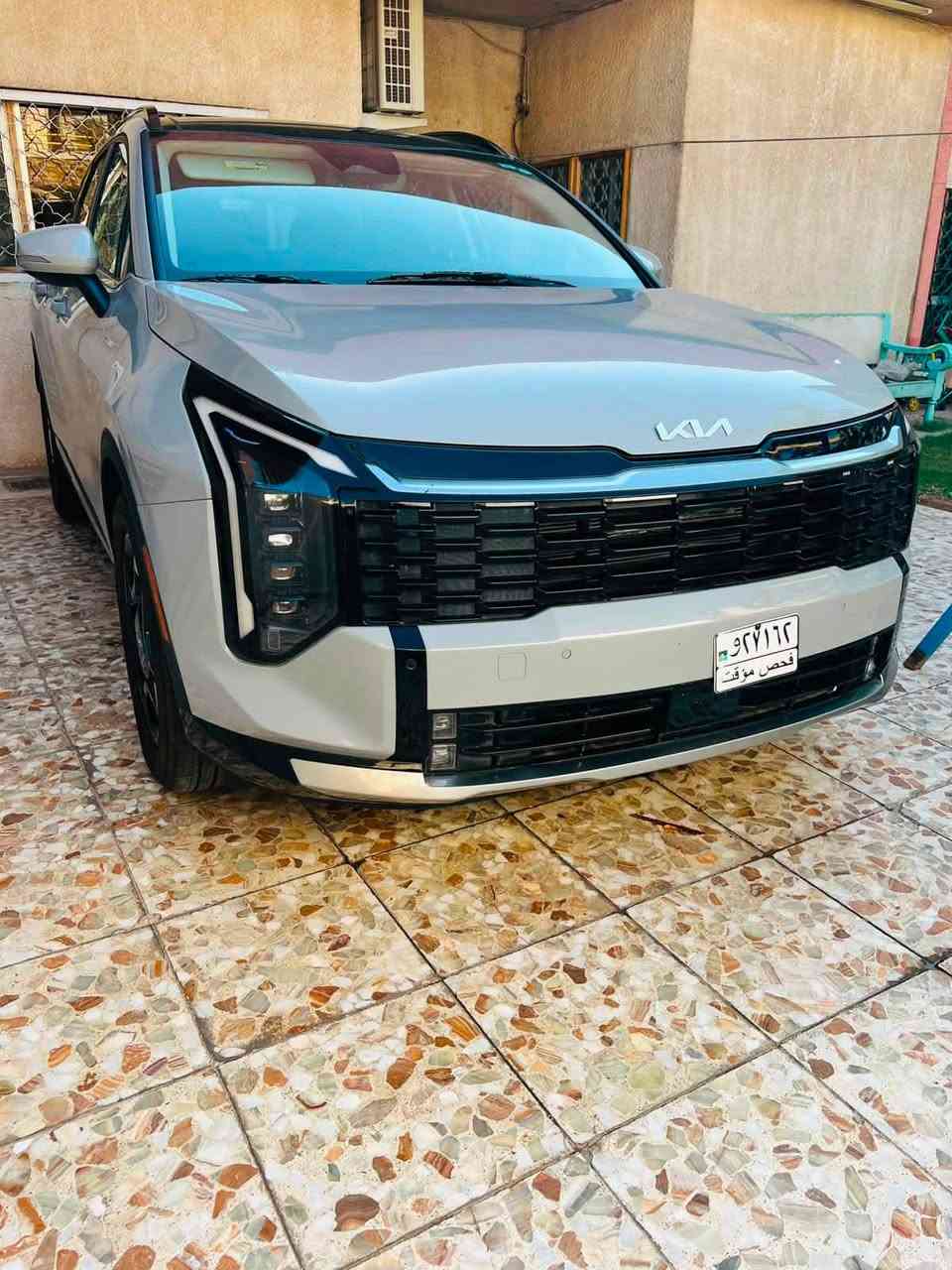 السلام عليكم
كيا سبورتج 2026  أسمنتي فول مواصفات 

حادثه جدا بسيط بدون ايرباك صبغ مقدمه البنيد فقط

الباقي مكفول ماشيه 3 الف فقط سياره جديده جدا وزيرو 

بعده بحاله الوكاله مكان السياره بغداد حي الخضراء

السعر 24600$$ وبيه مجال بسيط السياره بدون رقم للاستفسار ***********
