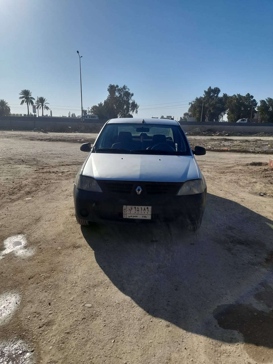 سلام عليكم رينو 2013 المكان بغداد التاجي قرب المعسكر بيه تغم تاير باتري جديد حداديه جديده جام كهربه سعر 40بيه مجال الرقم***********
