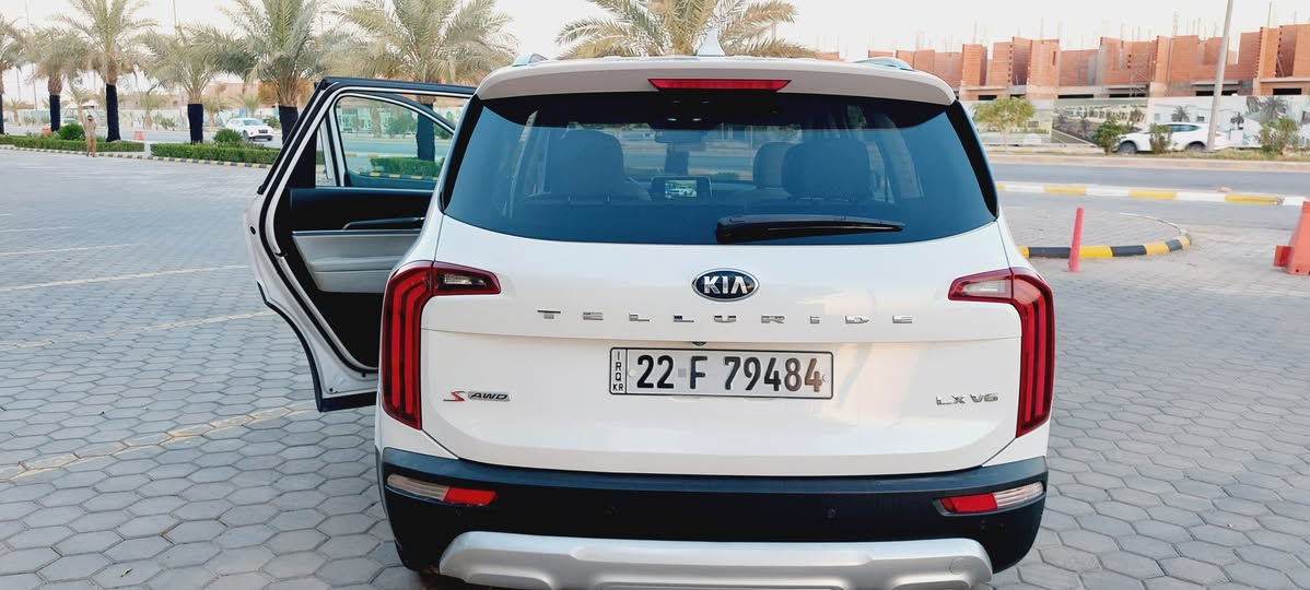 سلام عليكم 
للبيع موديل ٢٠٢١ تريد تحويل تريد وكاله حادثها موضح بالصور السعر ٢٨٠ فئة S للإستفسار الاتصال *********** مكان السيارة النجف الاشرف.
