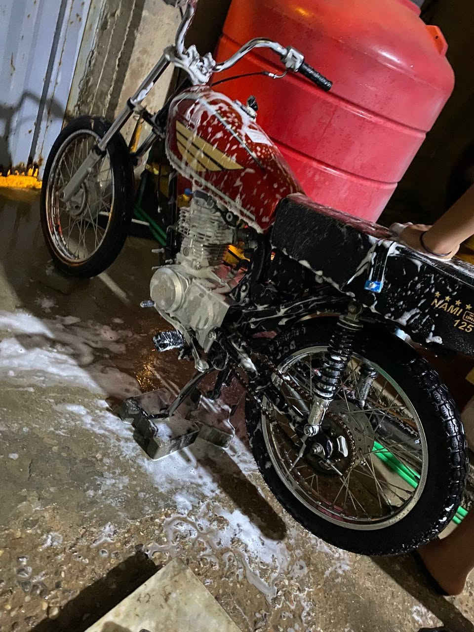 دراجه ايراني نل بيع نامه امس عمرتها شاصيها جديد محرك جديد المنطقة البصره مناوي لجم رقم هاتف ***********
السعر 750 بيها مجال
