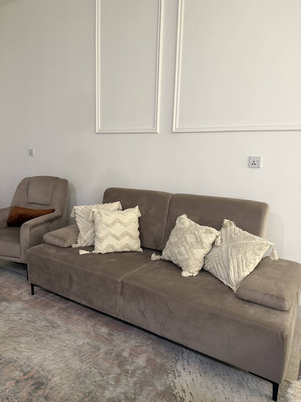 تاقميك قه نه فه ي ده ستكرد ١٠ نه فه ري زؤر كه م به كارهاتوه شان جه ك + سيستمي + تبلك 
***********
