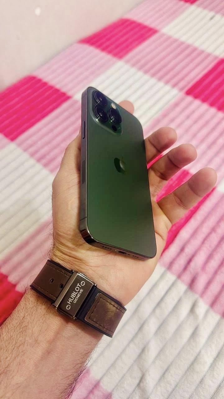 آيفون 13ابرو فقط البيع واالمراوس   الجهاز وتر ابرو غير داخل صيانة  بطارية 92
التواصل *********** متواجد واتساب
