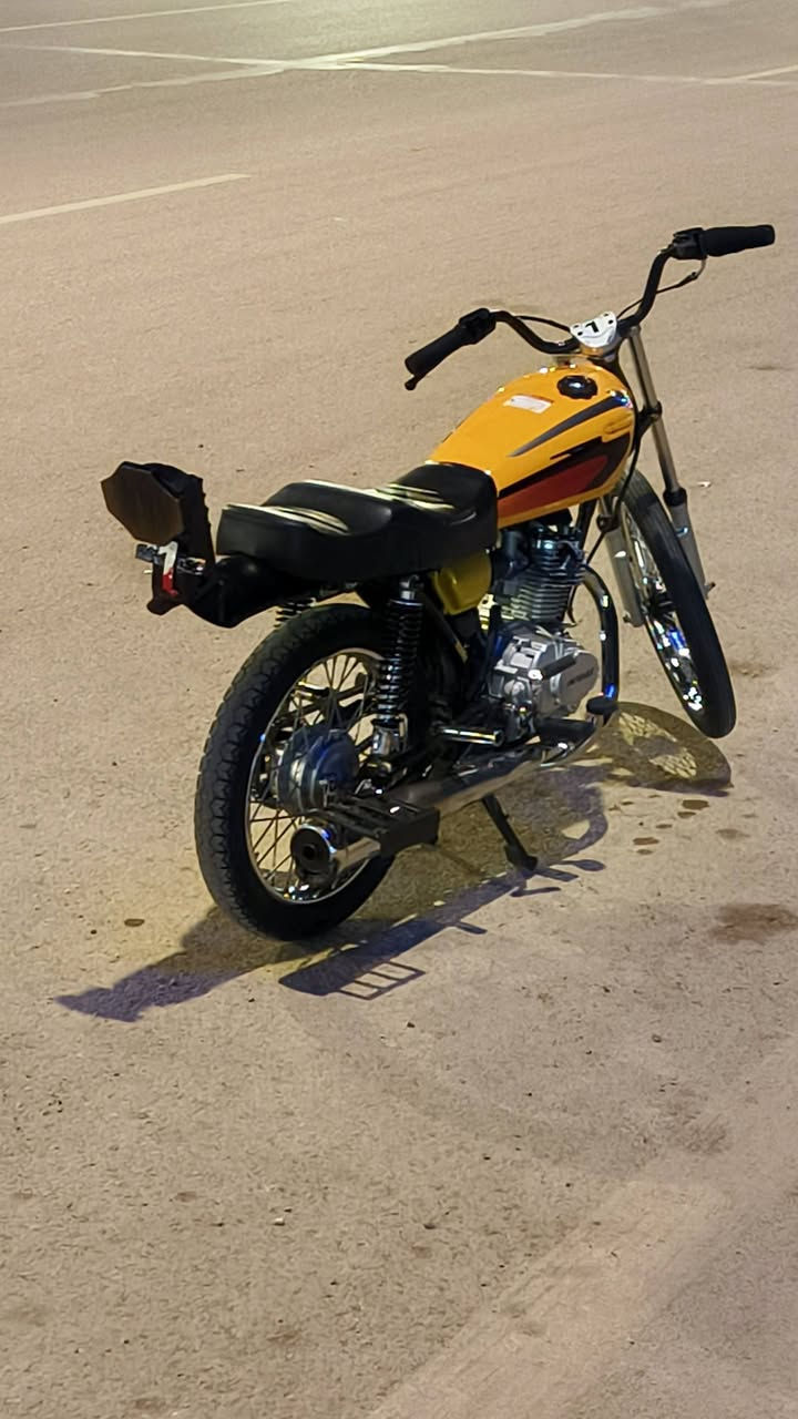 السلام عليكم دراجه للبيع موديل 19 معمر 24 كله مكاني كوت حي الحكيم شراي بي خير ويتدلل هاذ رقمي***********
