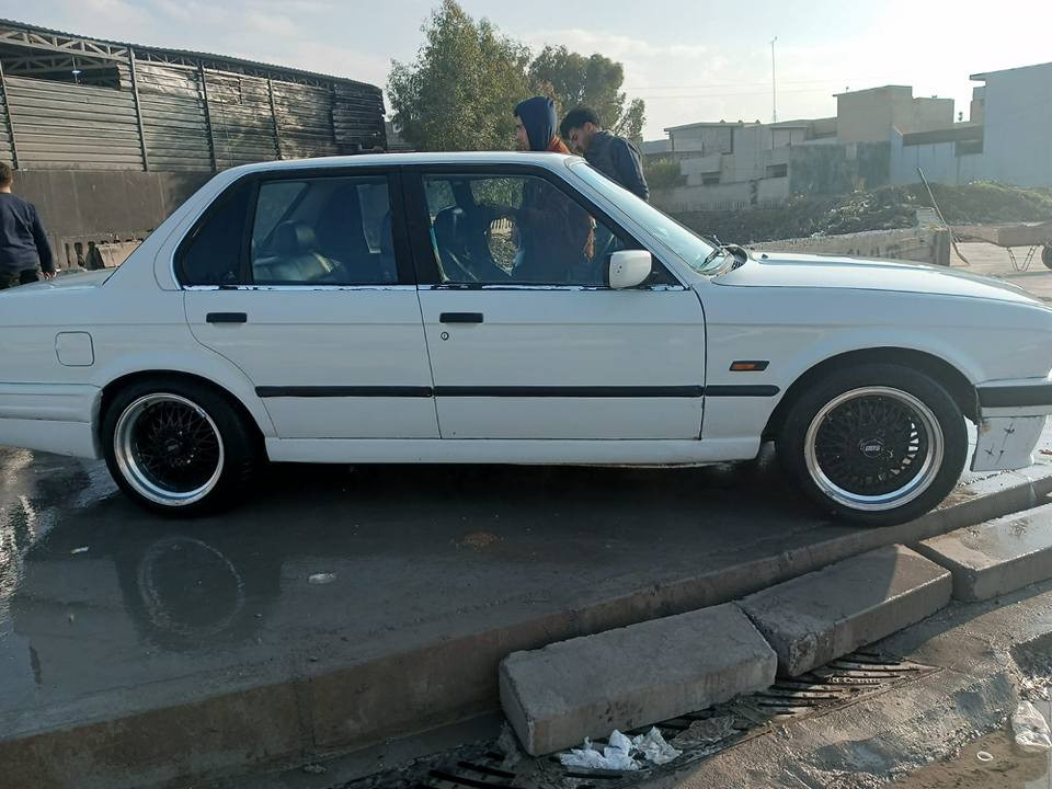 بي ام دبليو موديل 1989 محرك 4 تحويل بشرط سنوية جديد حتا ٢٠٢٨ سعر ٣٣ ورقه بيها شوية مجال عنوان موصل نبي يونس وشراي يخابر على  رقم موبايل *********** موصل, نينوى
