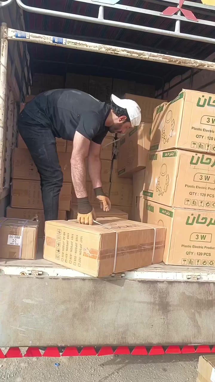 وصول بضاعة مختلطة 
إلى #مخازن  مجمع بركات الحسين ع. 

عدد البضاعة الكلي 16 ألف قطعة 
عنوانا محافظة الديوانية قضاء المهناويه 

*********** واتساب 
*********** واتساب
