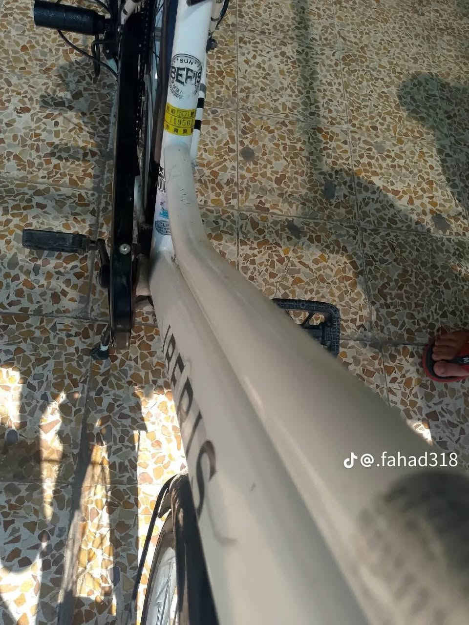 السلام عليكم باسكل للبيع عبد الحليم الحجم 27 الموديل17 النضافه كدام العين السعر 130بي مجال شي بسيط الكبير مو شغال


**إذا كنت صاحب هذا الإعلان وتريد حذفه لأي سبب، رجاءا أرسل رسالة إلى الدعم الفني**