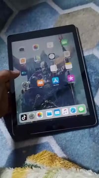 ايباد للبيع السعر 175 وبيه مجال للطيبين رقم التليفون الاستفسار  078664...